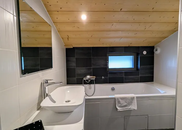 Prázdninový dům Spacieuse Avec Et Billard, Wifi, Parking Prive - Fr-1-589-698 *